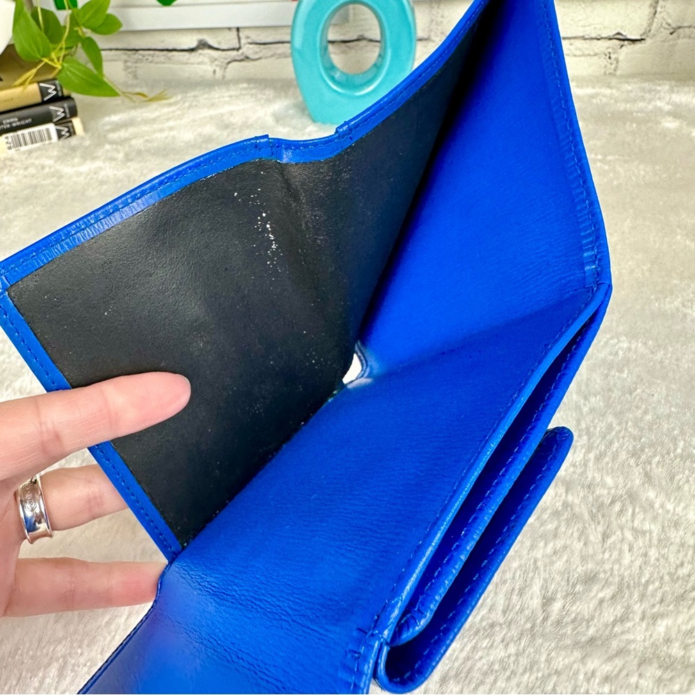 Louis Vuitton Epi Leather Blue Compact Trifold Wallet VINTAGE. NICE! - Picture 11 of 16